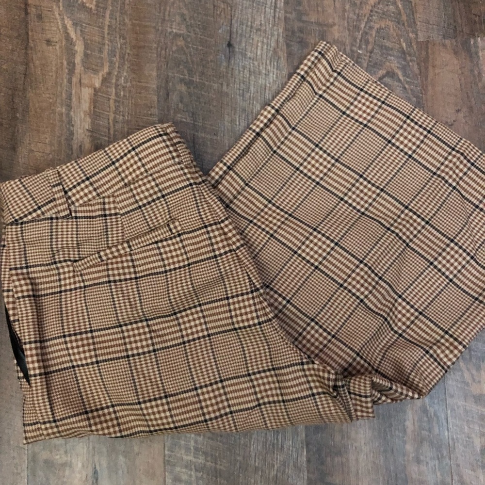 Wide leg trousers
